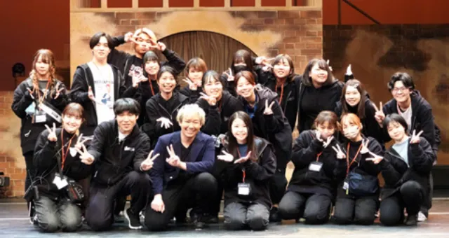 「天王洲 銀河劇場」での卒業公演1