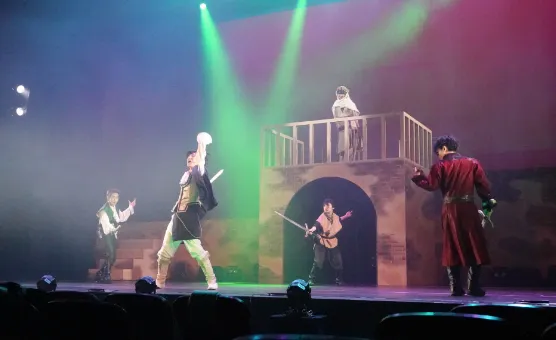 「天王洲 銀河劇場」での卒業公演3