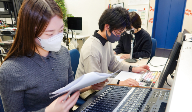 プロの現場に即した工程で音響の作品制作が出来る