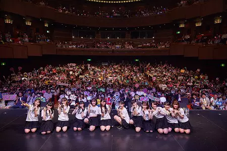 【=LOVE】天王洲 銀河劇場にて「手遅れcaution」リリース直前SPライブイベントを開催!在学生もお手伝い♪