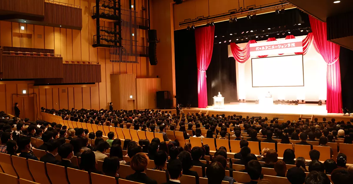 2023年度入学式を開催！ マルチタレント・松本梨香さんがサプライズ登場し、 人気TVアニメの主題歌を熱唱！