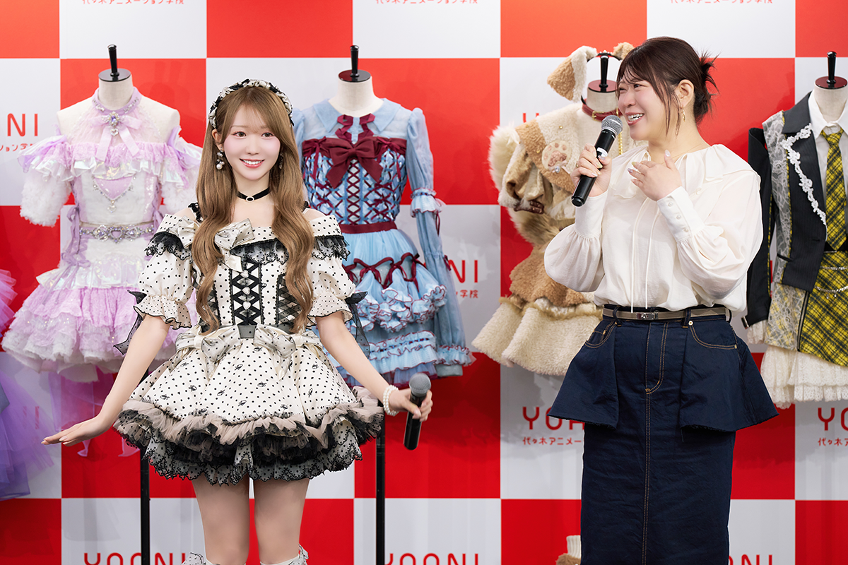 8月25日開催 「衣装デザイン科」記者発表の様子（左から＝LOVE大谷映美里、茅野しのぶ氏）