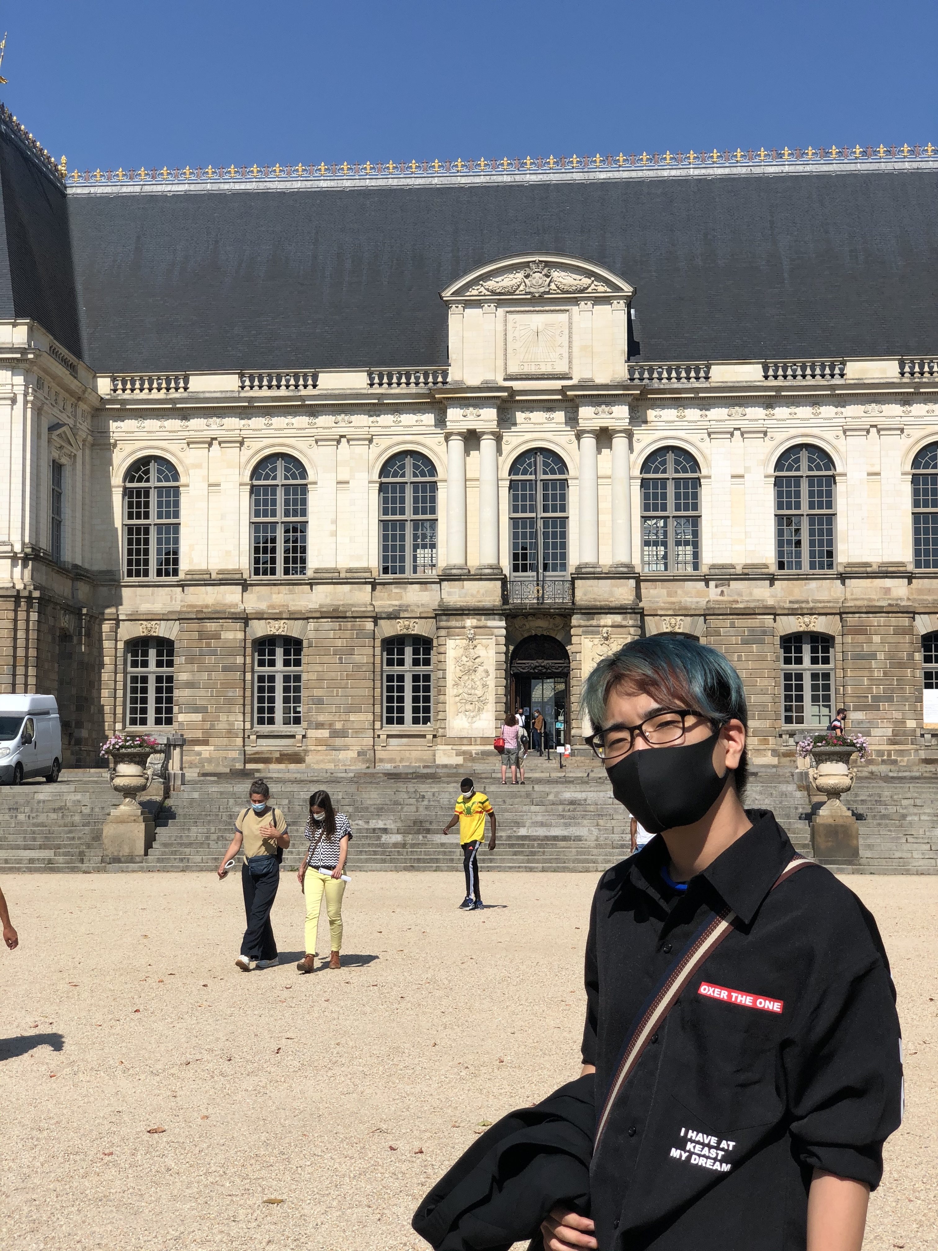 アニメ学部新聞第14号 フランス在住卒業生より超タメになるメッセージ ドラマcd制作や音出しの様子もたっぷり詰め込みました アニメ 声優 マンガ イラストの専門校 代々木アニメーション学院