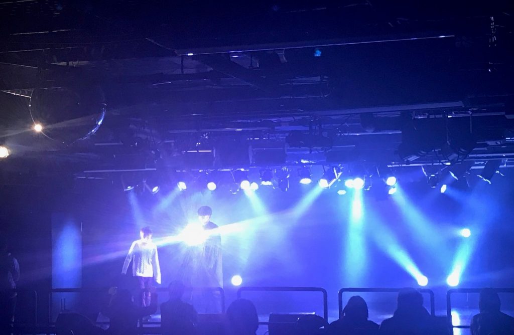 エンタメスタッフ学部新聞vol 6公開 ライブ演出の定番 スモーク の焚き方って イベント会社様による特別講義の様子もたっぷりお見せしちゃいます アニメ 声優 マンガ イラストの専門校 代々木アニメーション学院 エンタメスタッフ学部新聞vol 6公開 ライブ演出の定番 スモーク の焚き方って イベント会社様による特別講義の様子もたっぷりお見せしちゃいます アニメ 声優 マンガ イラストの専門校 代々木アニメーション学院
