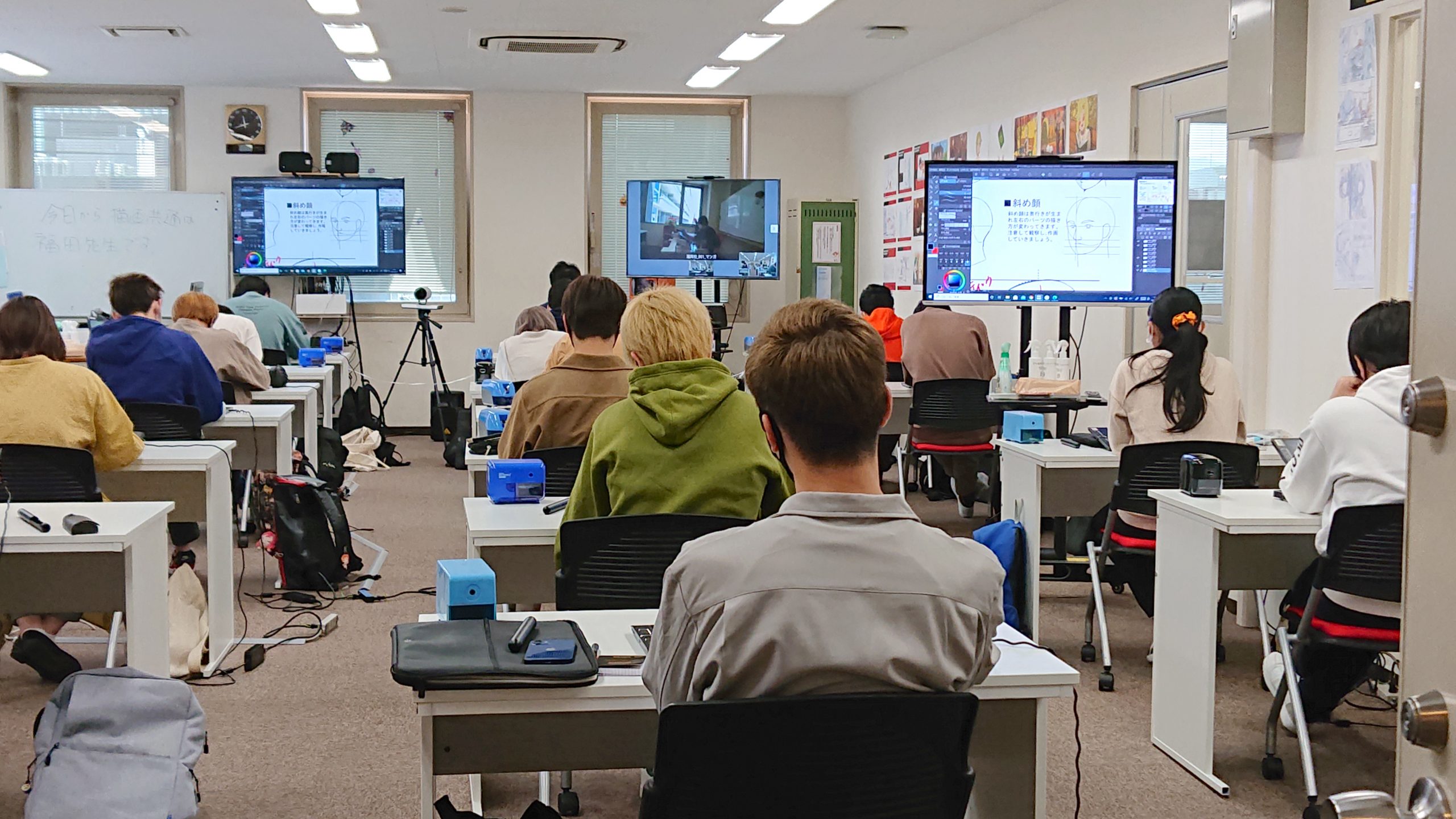 アニメ学部新聞第21号 新入生の授業へ潜入 アンケート あなの好きな授業は何ですか アニメ 声優 マンガ イラストの専門校 代々木アニメーション学院